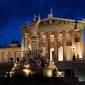 Wiener Parlament Zur Blauen Stunde