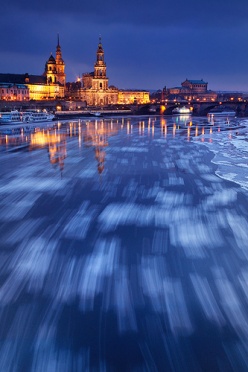 Drifting Ice on the Elbe - Dresden