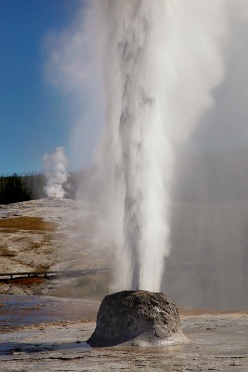 beehive-and-old-faithful