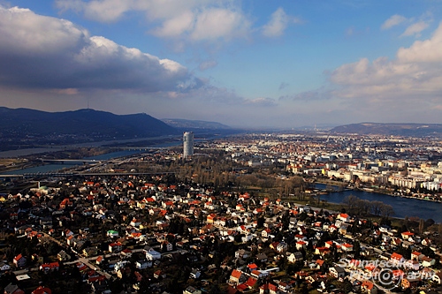 Donauturm Blick Auf Den Kahlenberg