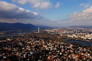 Donauturm Blick Auf Den Kahlenberg