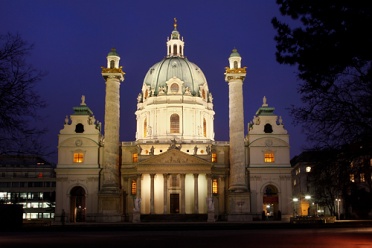 Karlskirche Zur Blauen Stunde