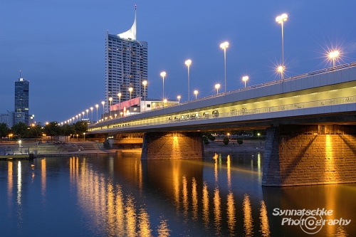 Reichsbruecke Hochhaus Neue Donau