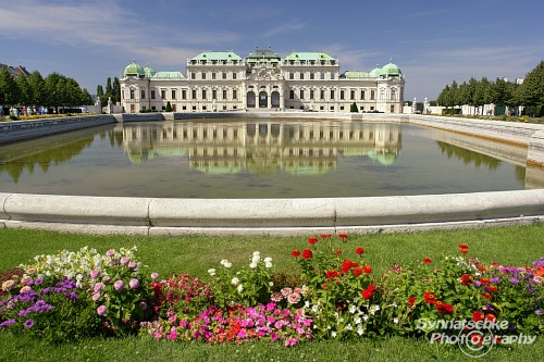 Schloss Belvedere Mit Parkanlage