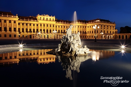 Schloss Schoenbrunn Mit Springbrunnen