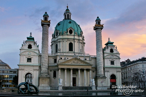 Wiener Karlskirche Nach Sonnenuntergang