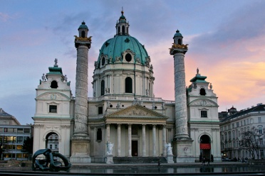 Wiener Karlskirche Nach Sonnenuntergang