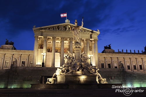 Wiener Parlament Nach Sonnenuntergang