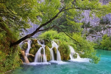 Donja Jezera Waterfalls