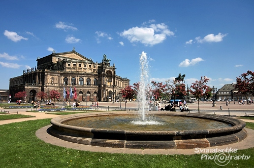 Semperoper Fountain