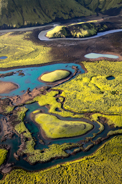 Heart-shaped island in the Icelandic Highlands