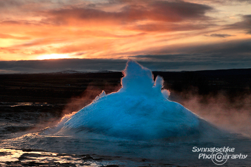 Strokkur - Breaking the Bubble