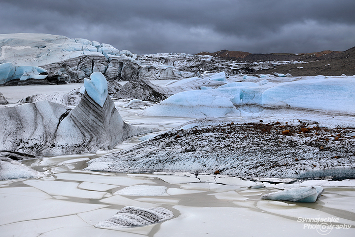 Svinafellsjoekull Iceberg