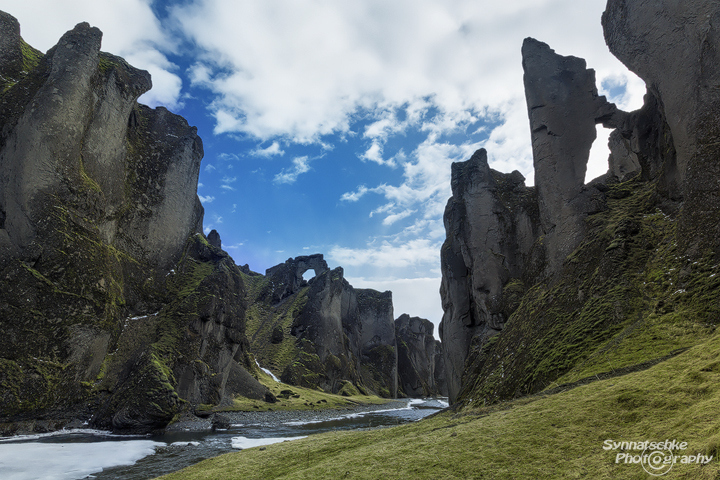 Fjadrargljufur Arch