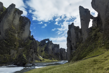 Fjadrargljufur Arch
