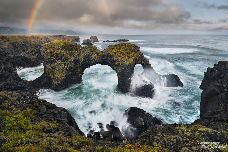 Gatklettur Arch