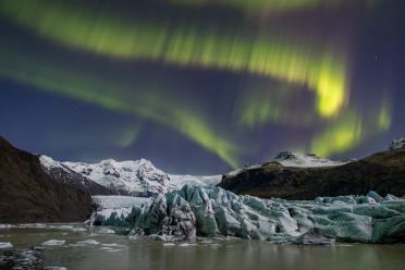 Svinafellsjoekull with Aurora