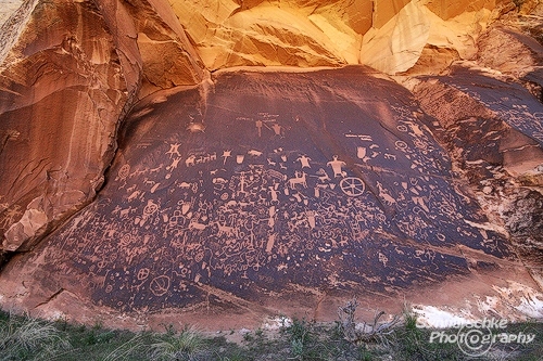 Newspaper Rock Indian Creek Canyon