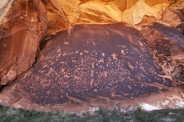 Newspaper Rock Indian Creek Canyon