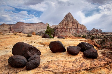 Pectols Pyramid in Capitol Reef N.P.