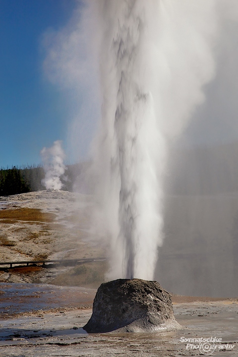 beehive-and-old-faithful
