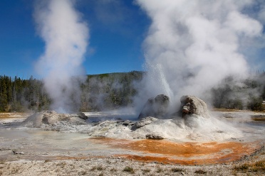 grotto-geyser-group