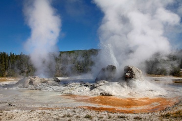 grotto-geyser-group